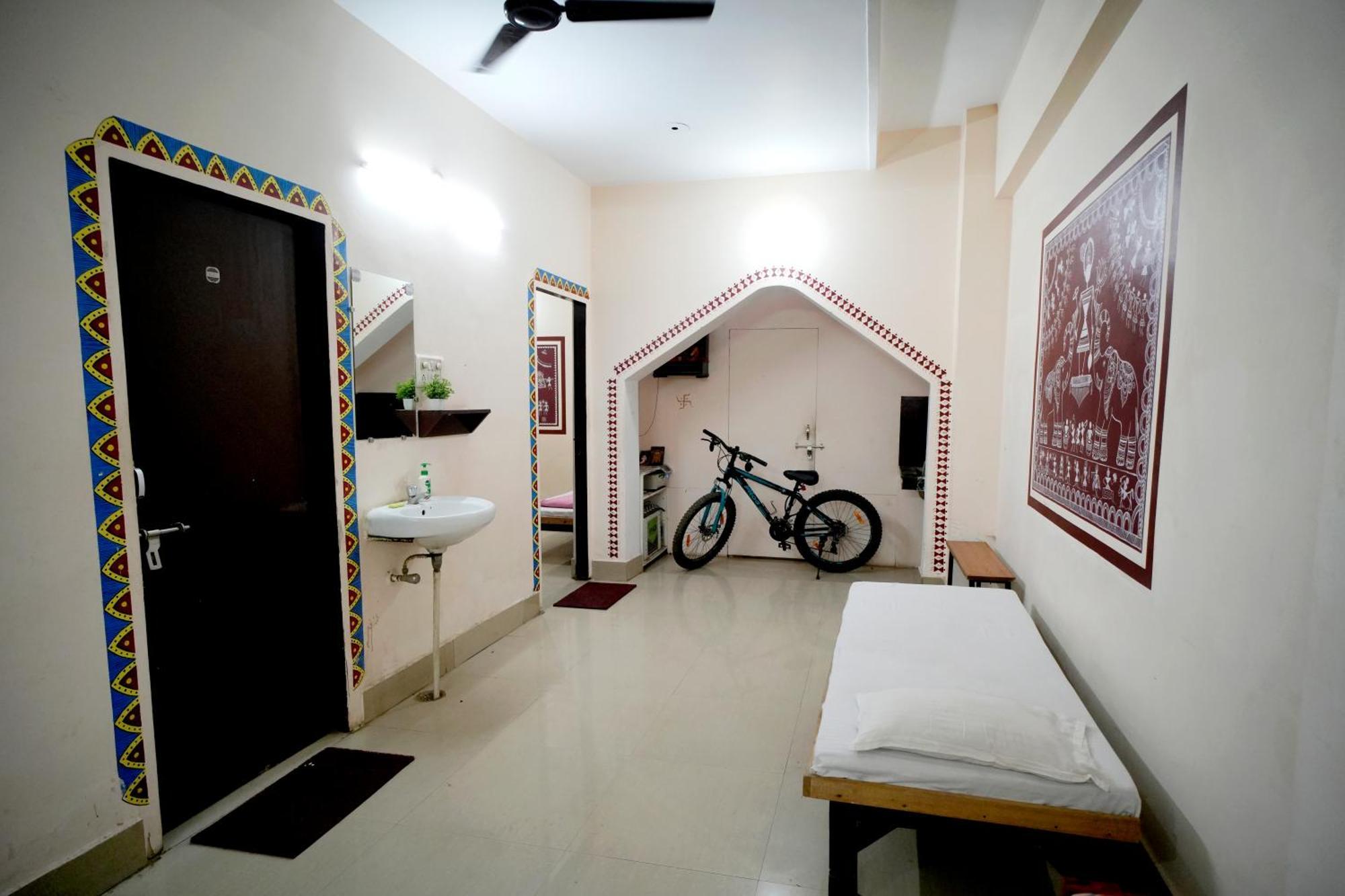 Banaras Gully House 500 Ft From The Ghats Varanasi Eksteriør bilde